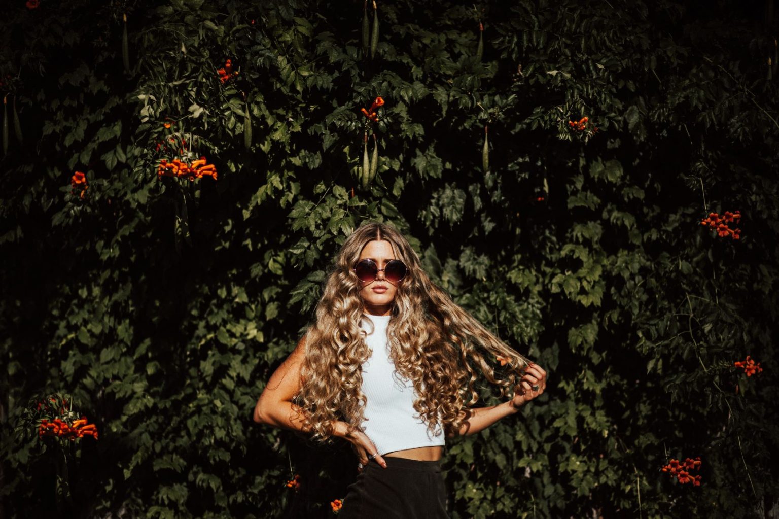 Retro 40s Hair Salon: Timeless Style for Modern Women