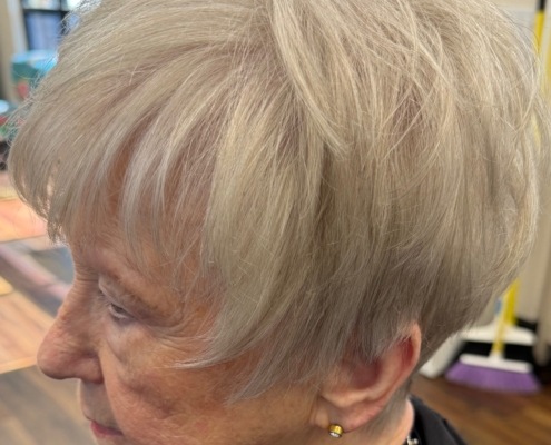 walnut creek woman getting salon care after hair thinning from medication